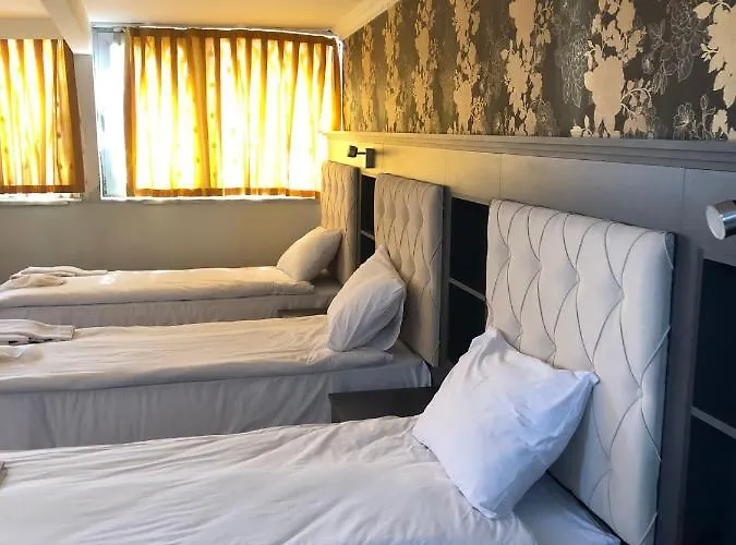 Golden Hill 4*