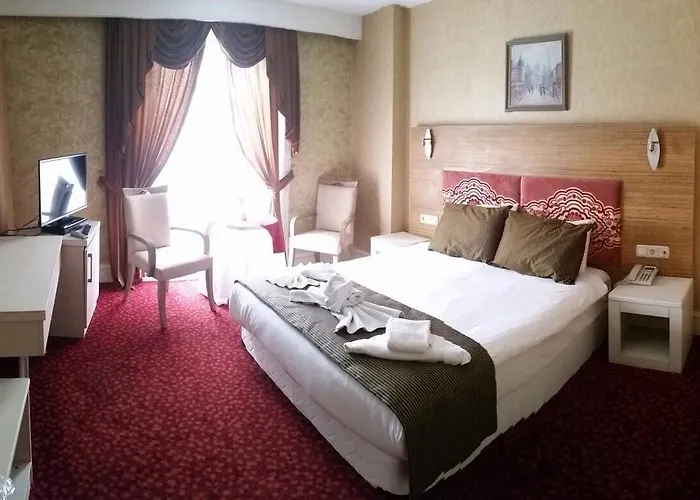 Golden Hill 4*
