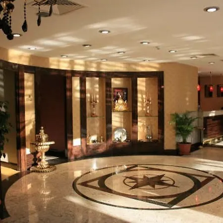 Golden Hill 酒店 4*