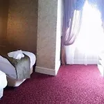 Golden Hill מלון 4*