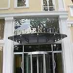 Golden Hill מלון