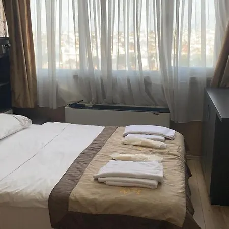 Golden Hill Hotel 4*