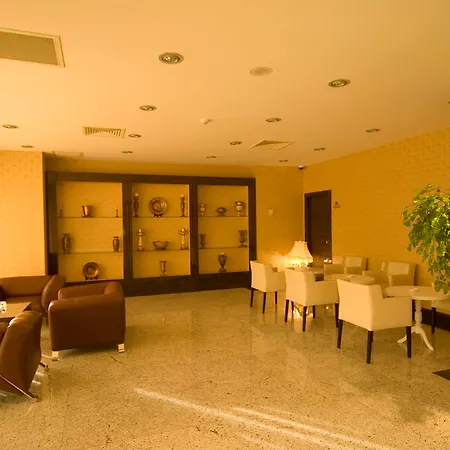 Golden Hill Hotel 4*