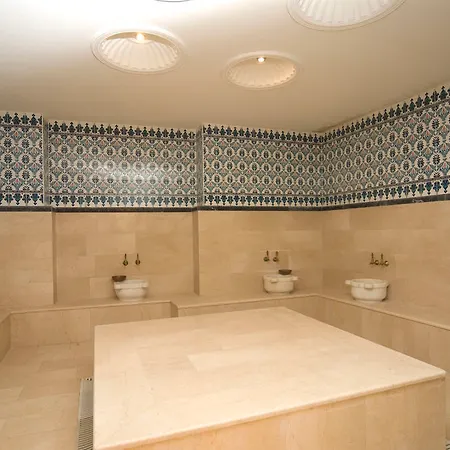 Golden Hill Hotel 4*