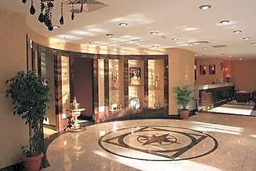 מלון Golden Hill 4*