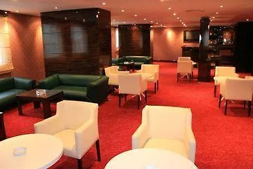 فندق Golden Hill 4*