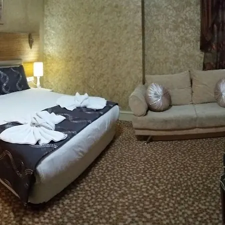 Golden Hill 4*
