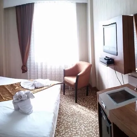 Golden Hill Hotel