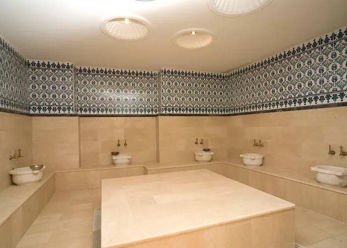 Golden Hill Hotel 4*