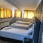 Golden Hill 4*