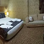 Golden Hill 4*
