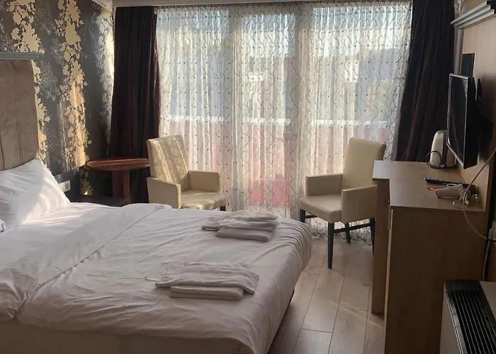 Golden Hill Hotell 4*