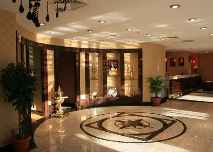 Golden Hill Hotel 4*